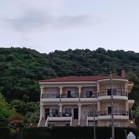 Perdikis Apartments - Paliouria Kókkinon Nerón 外观 照片